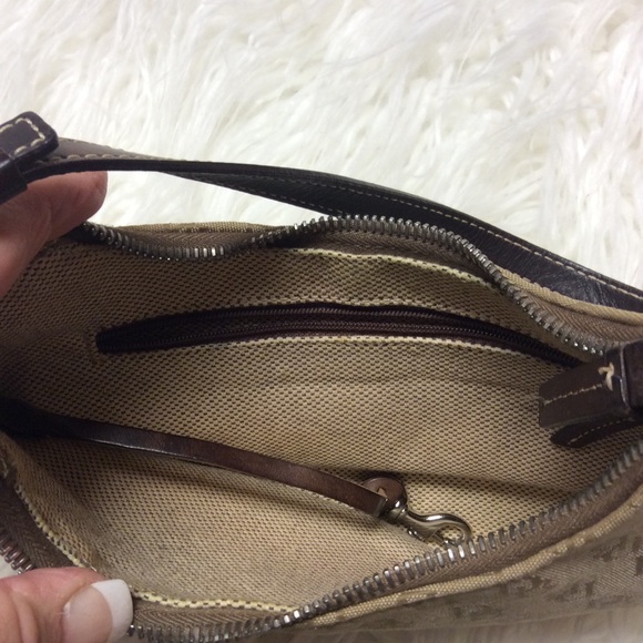 Vintage Authentic Dooney & Bourke Baguette Bag - Picture 3 of 10